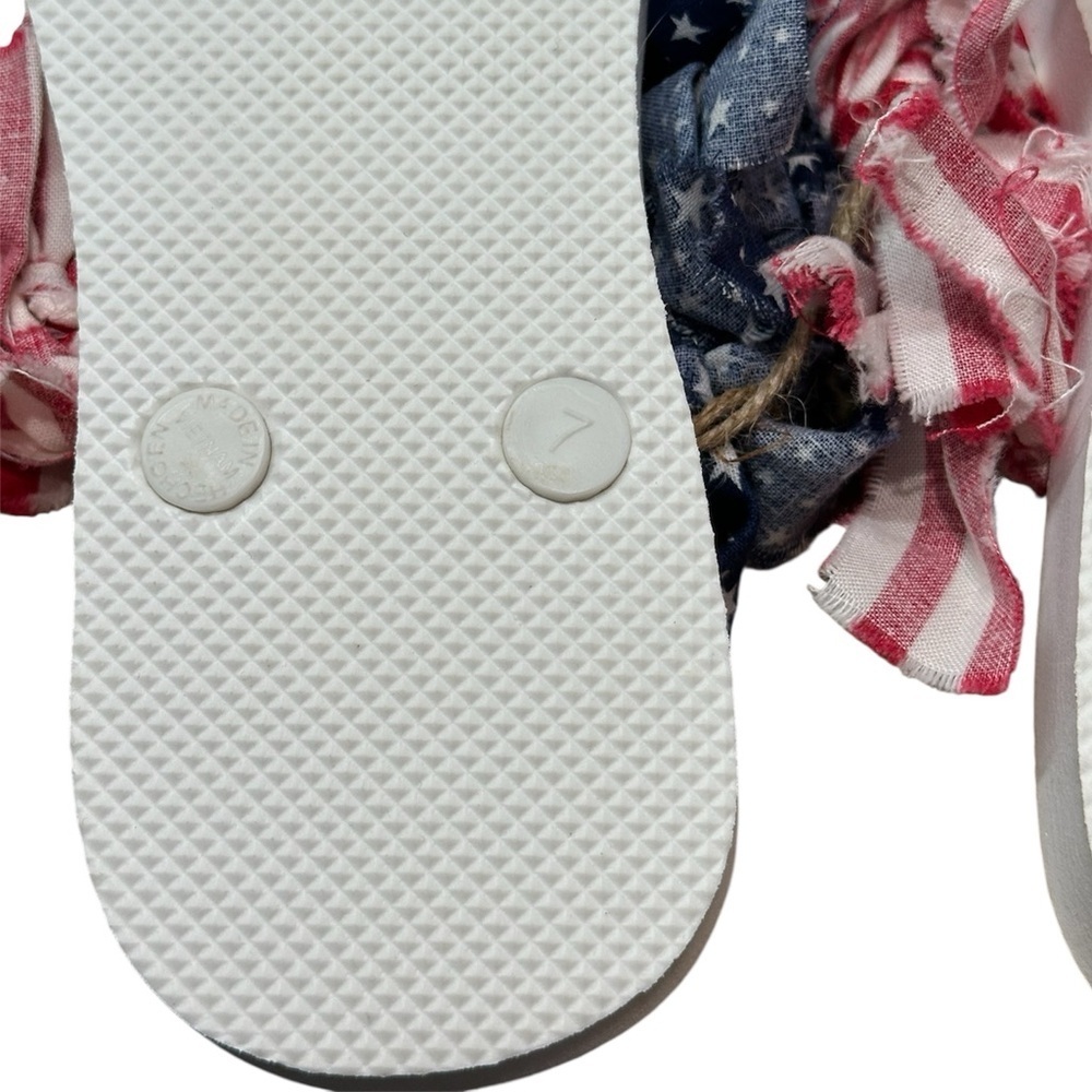 Handmade 4th of July Flip Flops |
American Flag Bows | Size 7 - Picture 5 of 5